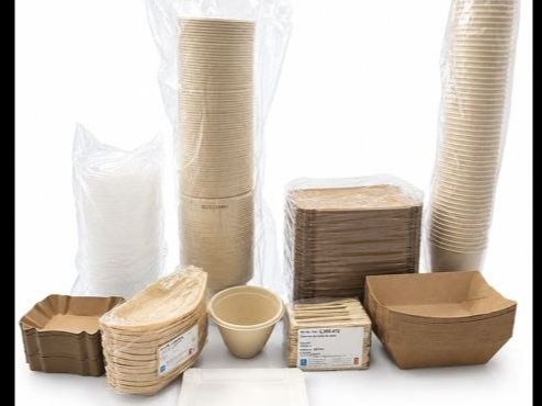 Set di piatti: Grosses Einweggeschir aus Karton-Becher usw. neu – Nuovo e nell'imballaggio originale da Brüttisellen venduto da itprofisgroup