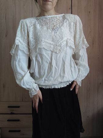 Vintage Lace Blouse - Cream, Elegant Style S-M