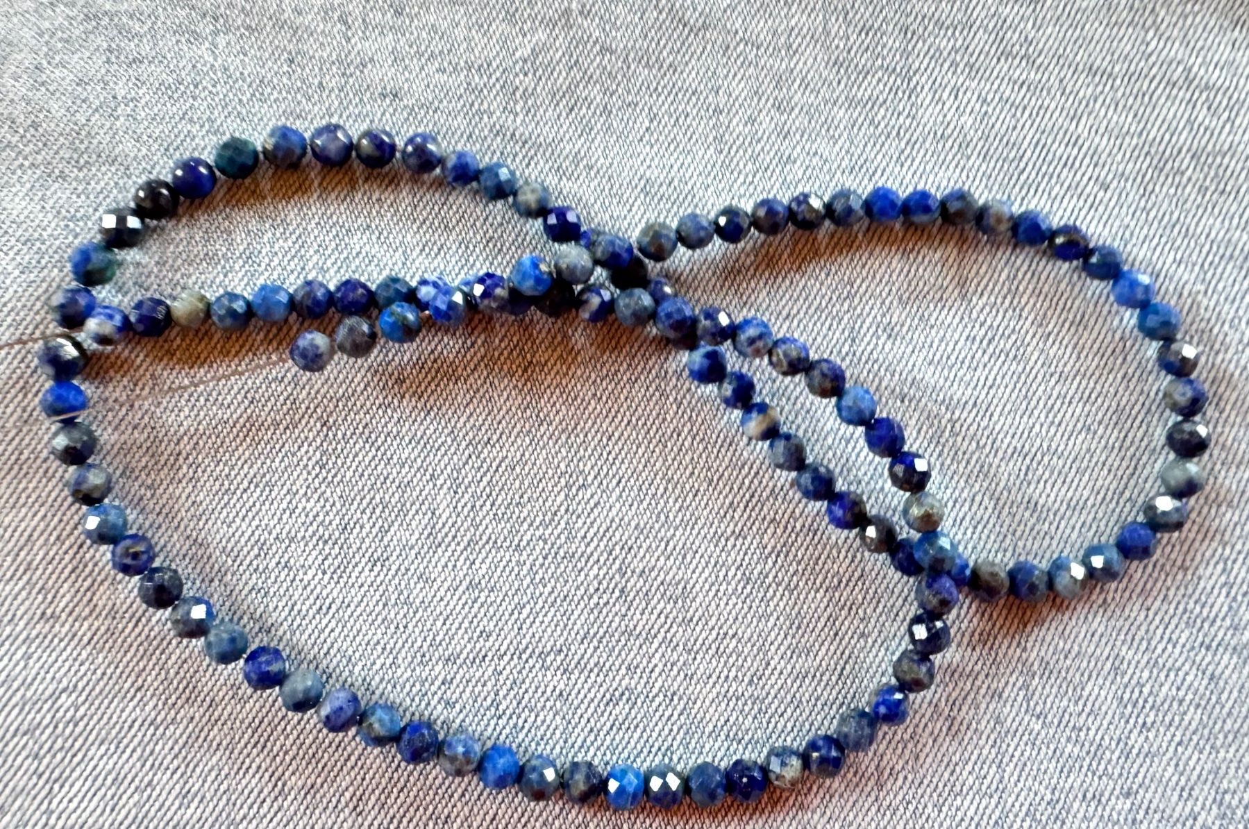 Catenine: Lapis Lazuli  facettiert  Strang    4mm      auf Flexdraht – Nuovo e nell'imballaggio originale da Leuggern venduto da gemshow 5