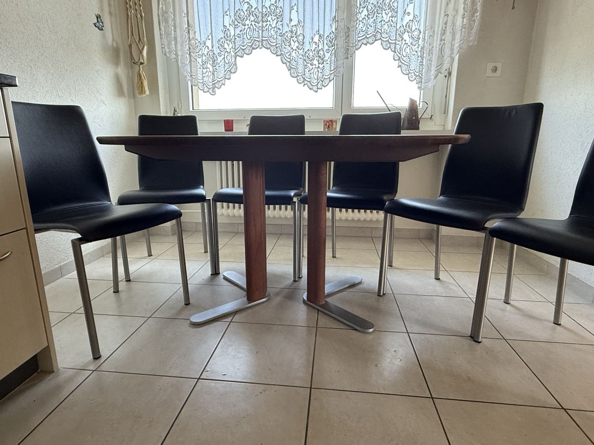 Set di tavolo e panche: Esstisch mit 6 Stühlen, Holz, Leder – Usato da Ehrikon venduto da Mmeite 3