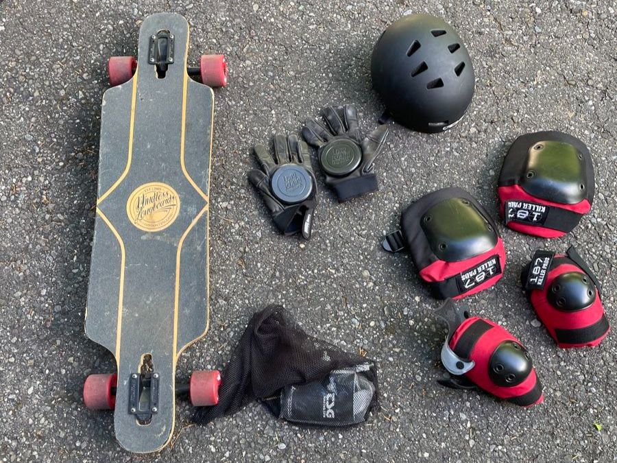 Skateboards: Skateboard/Longboard Set mit Schutzausrüstung – Usato da Zürich venduto da ralphschenk