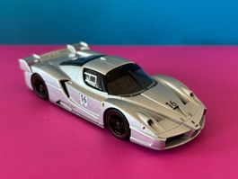 Ferrari FXX in 1/43 von Hot Wheels.