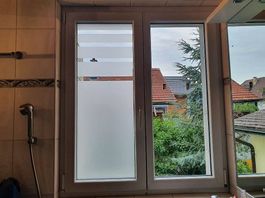 Zweiflügliges Kunsttofffenster