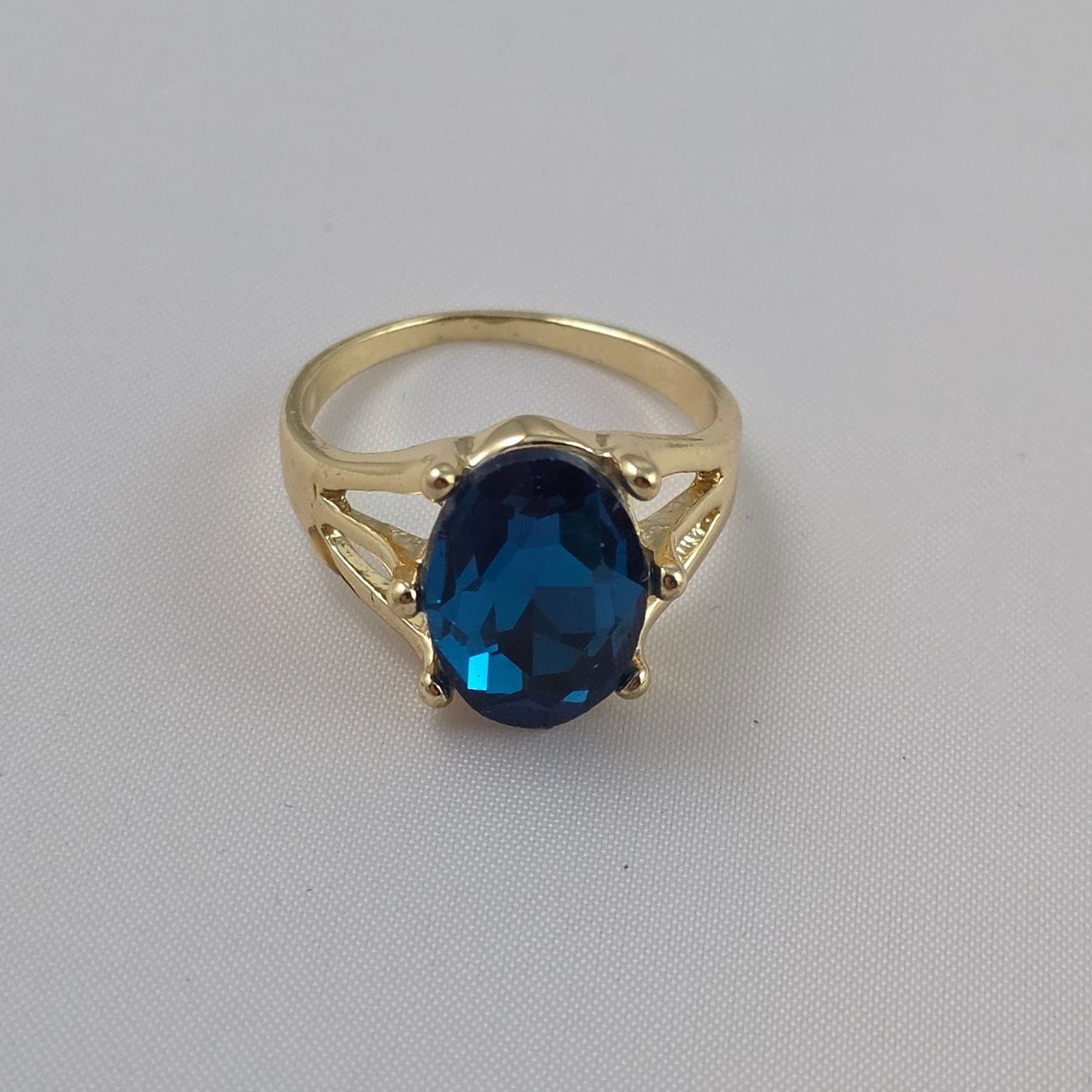 Anelli: Goldfarbener Ring blauer Stein M/L       704 – Usato da Wald ZH venduto da Martin79 1