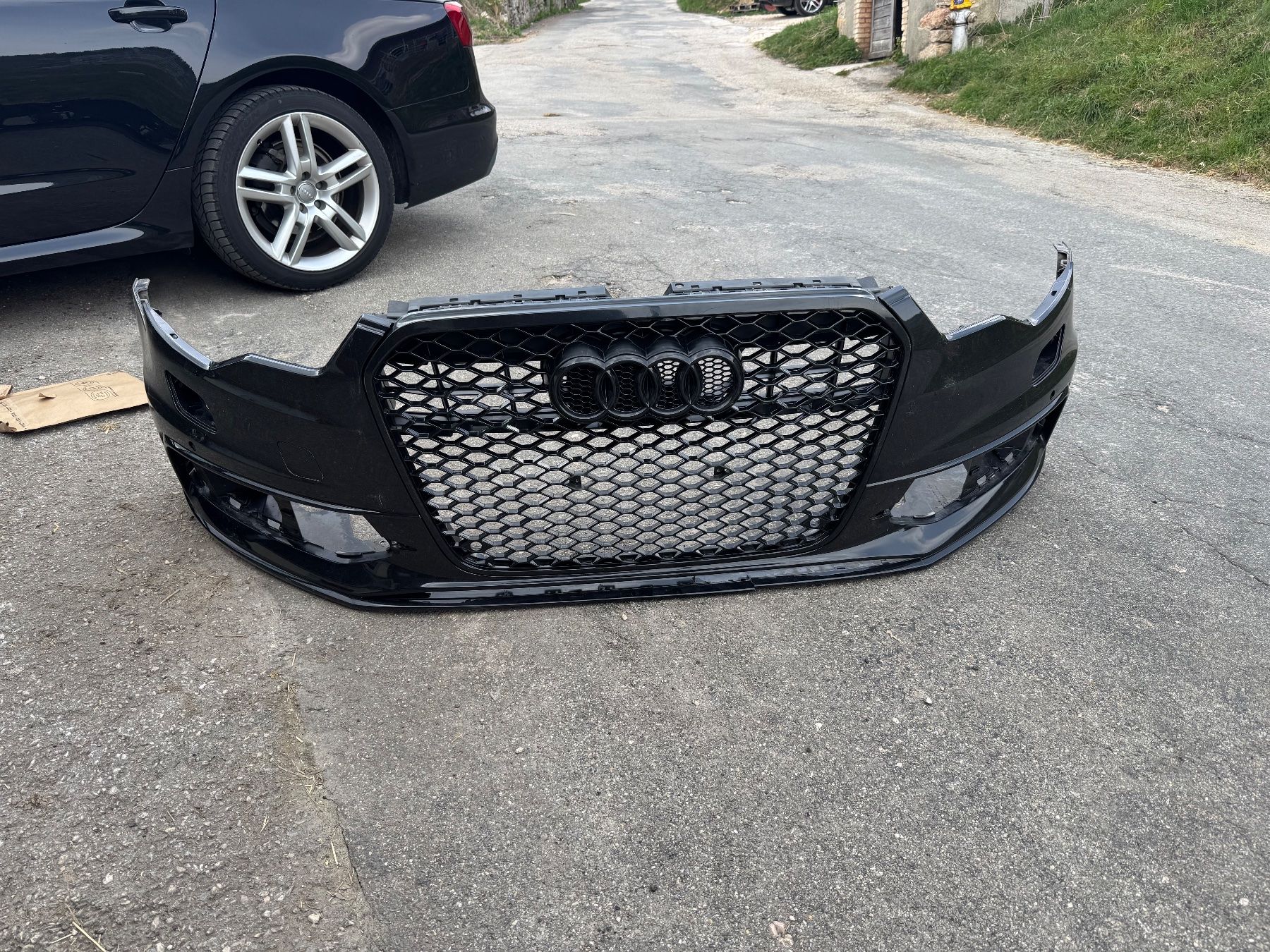 Audi Tutti pezzi di ricambio auto: Audi A6 C7 SLine pare-choc avant – Usato da Fétigny venduto da BenjiB19E