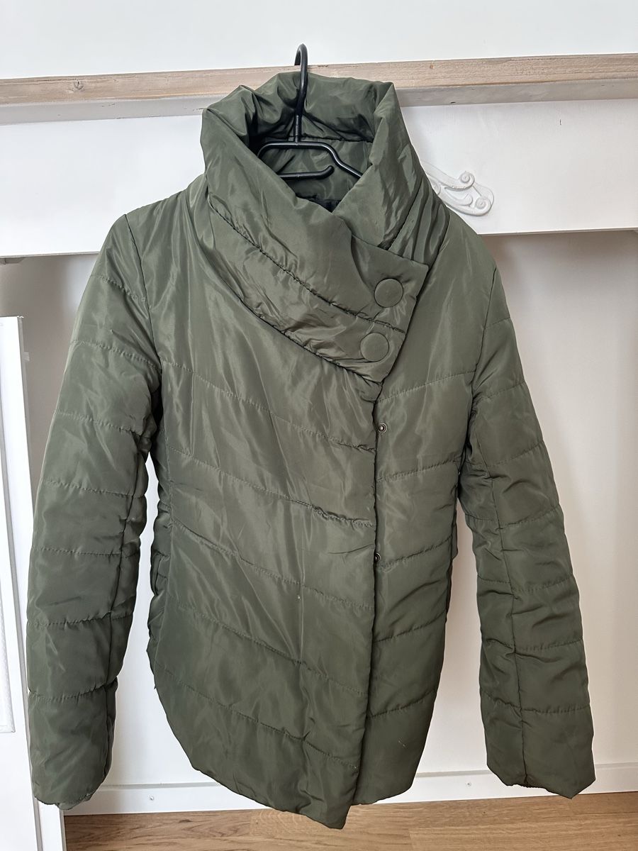 Vestes: Winterjacke – D'occasion à Mülligen par Terezah
