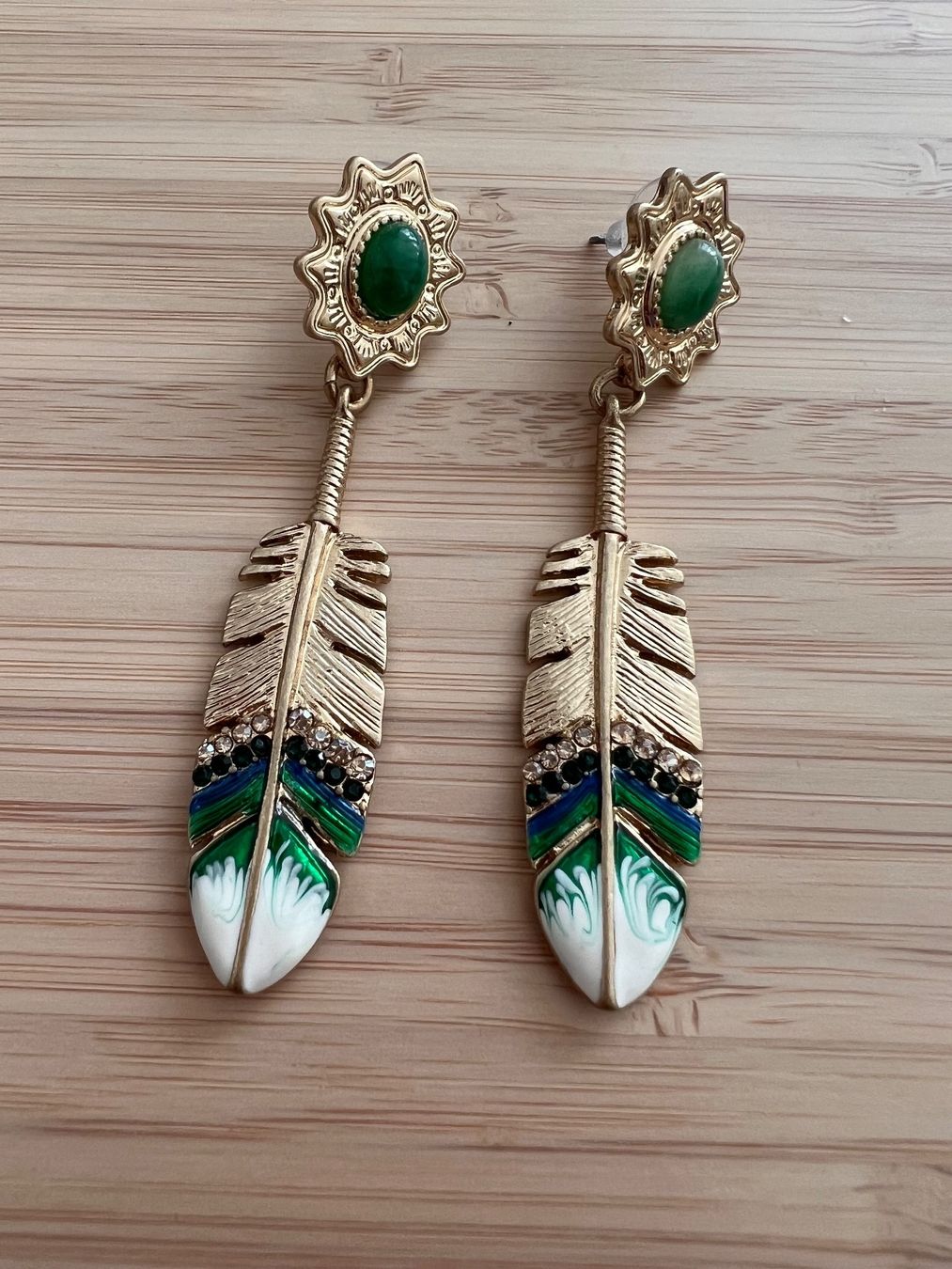 Orecchini pendenti & Orecchini a lobo: Multicolor feather-shaped drop earrings – Nuovo (secondo la descrizione) da Genève venduto da Ballpencase 1