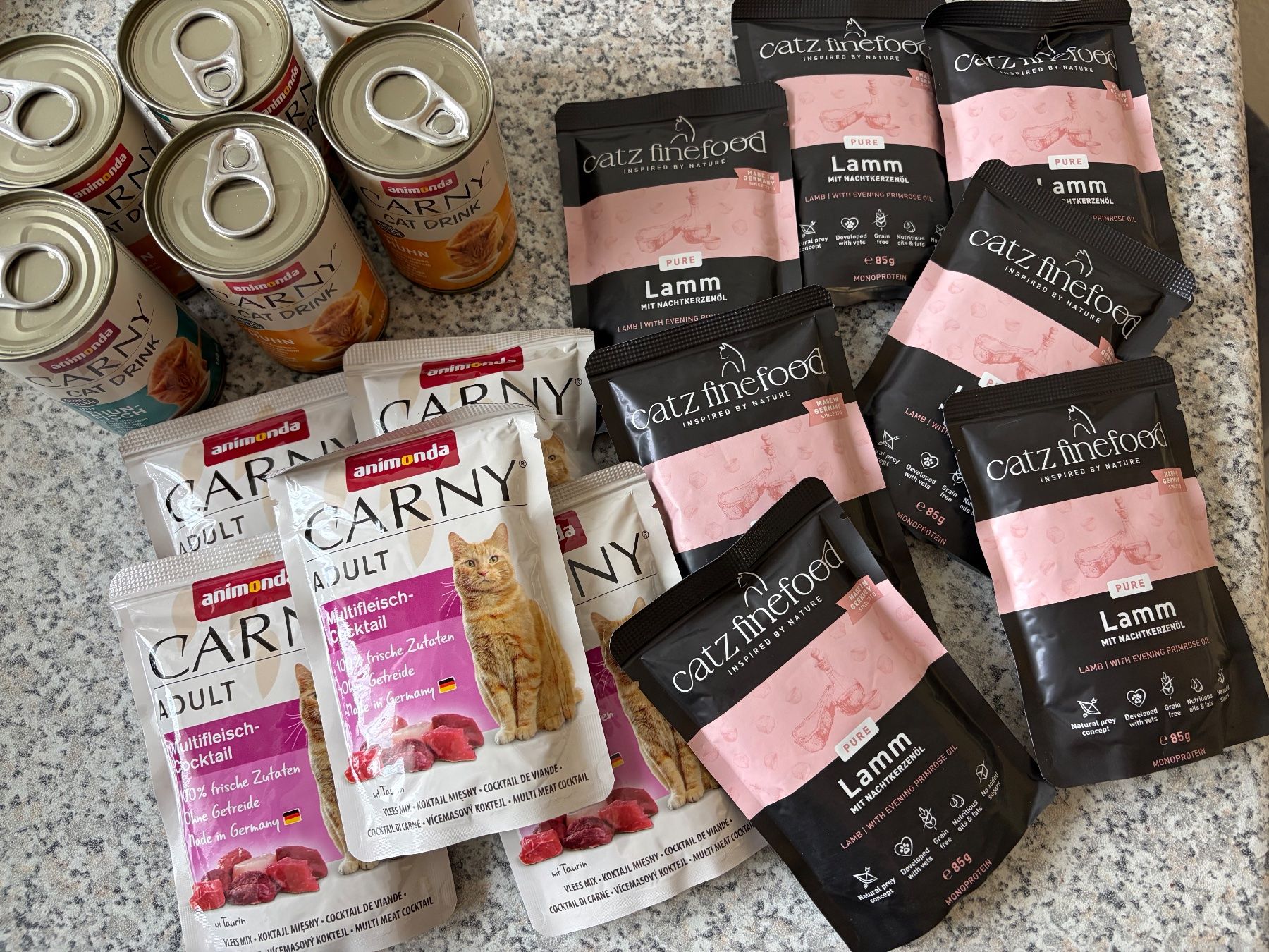 Mangimi: Kleines Katzenfutter Paket 18 Teile – Usato da zürich venduto da sunnyredchilli 1