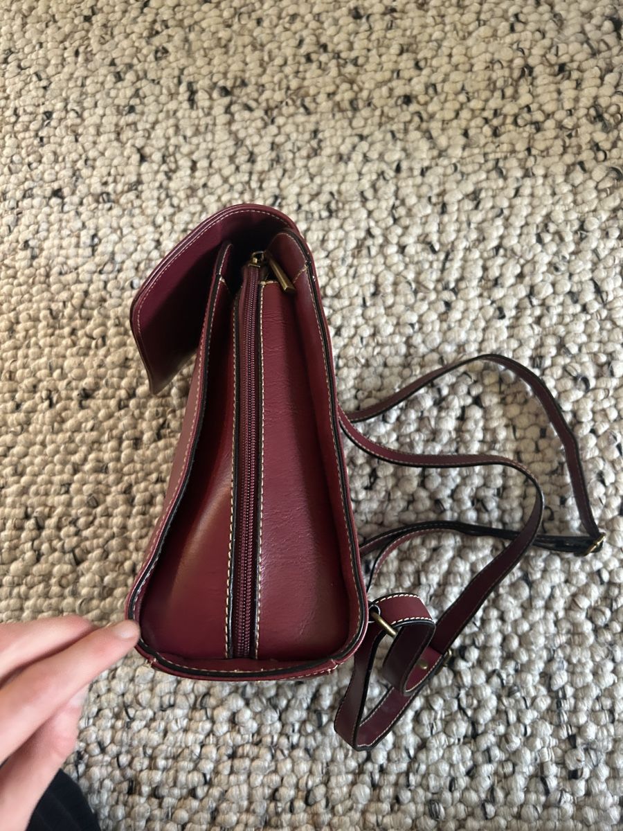 Zaini: Eleganter burgundy Lederrucksack – Nuovo (secondo la descrizione) da Basel venduto da regi_neruda 1