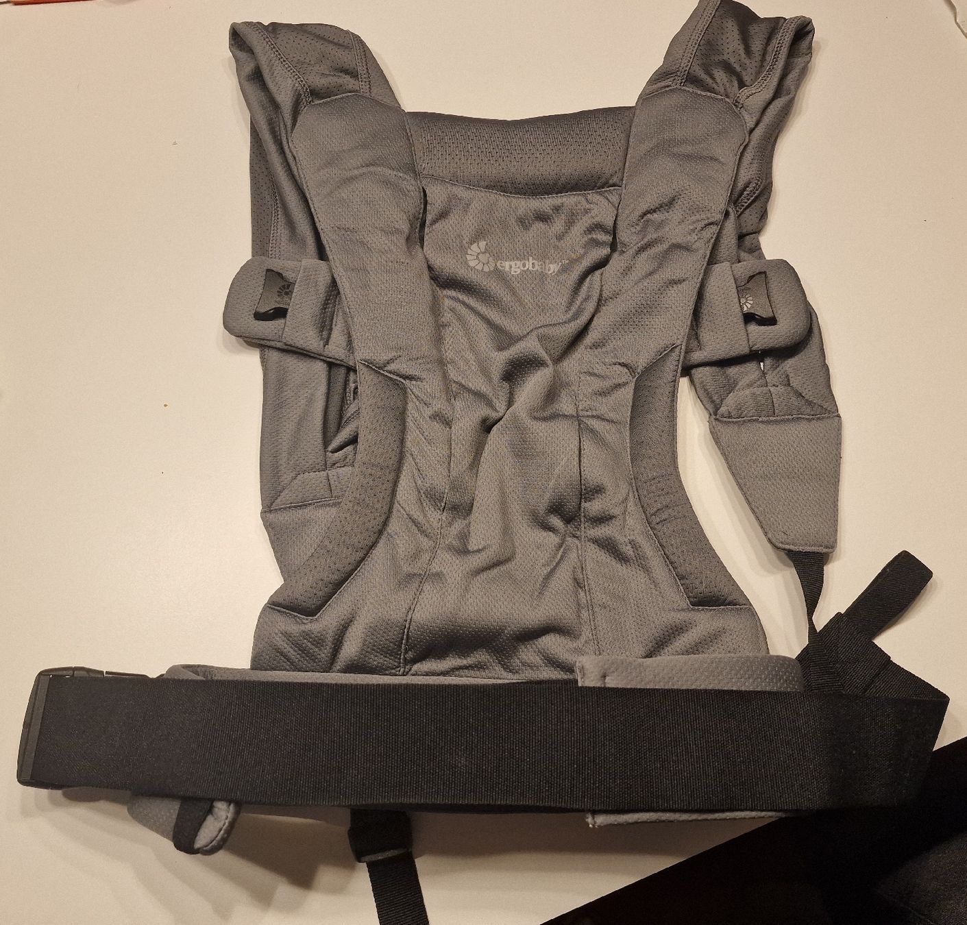 Ergobaby Bauch- & Rückentragen: Babytrage ErgoBaby – Neu (gemäss Beschreibung) aus Schmitten FR von lue_9hhv 1