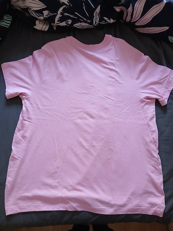 T-shirt: Nike The Nike Tee Herren – Usato da Fräschels venduto da Cesca 2