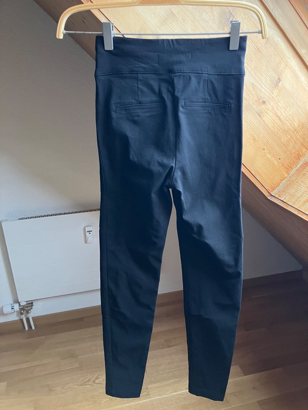 Pantaloni: schwarze Jegging XS – Usato da St. Gallen venduto da andreav. 1