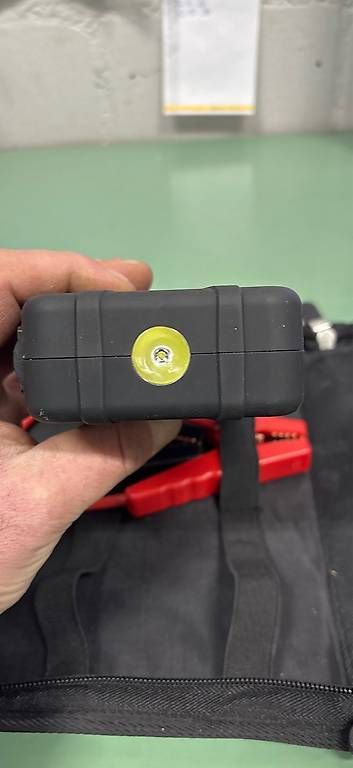 Caricabatterie: Powerbank mit Starthilfefunktion – Nuovo (secondo la descrizione) da Diessenhofen venduto da Rossinator86 4