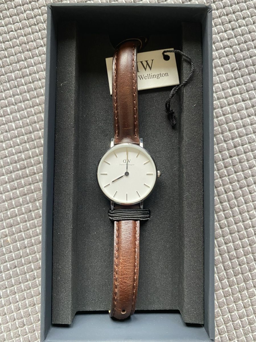Daniel Wellington Orologi: Uhr Daniel Wellington Petite Mawes silber – Usato da Biberen venduto da Flocke83