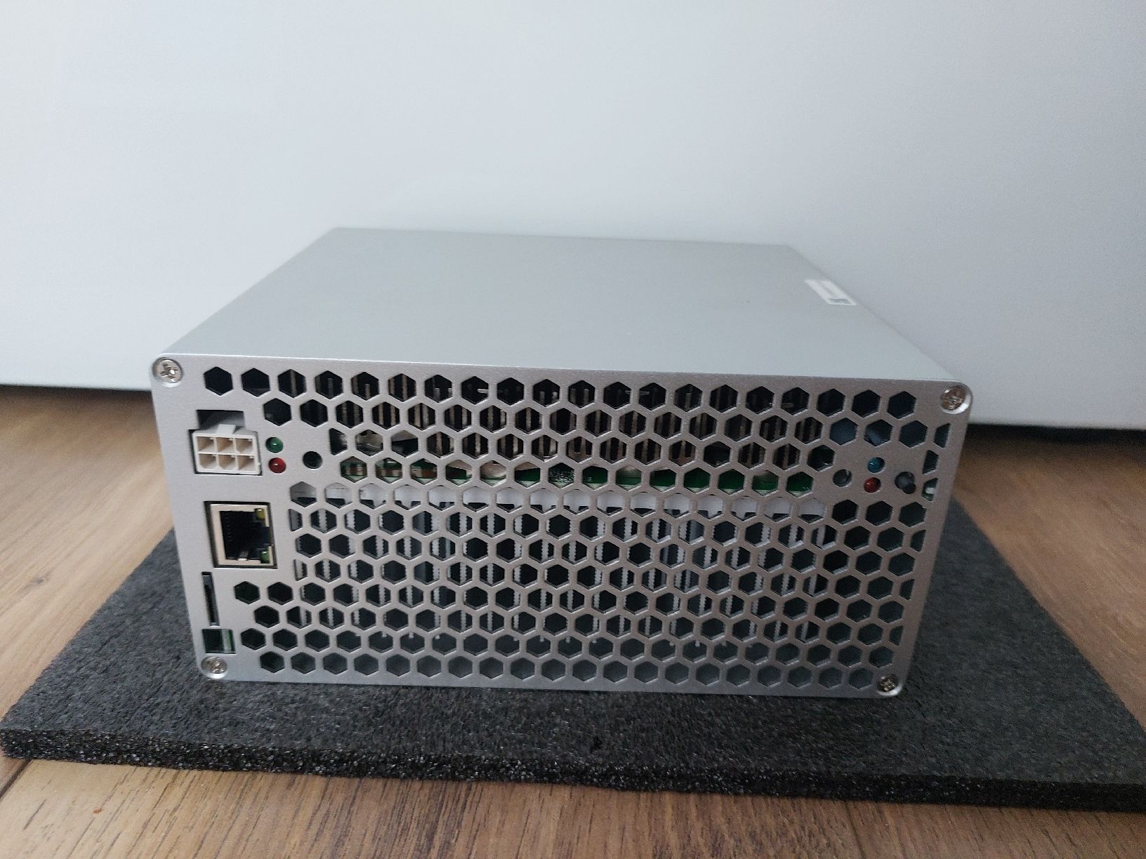 Goldshell Coin Miner: Goldshell LB Box – Gebraucht aus Gunzwil von  1