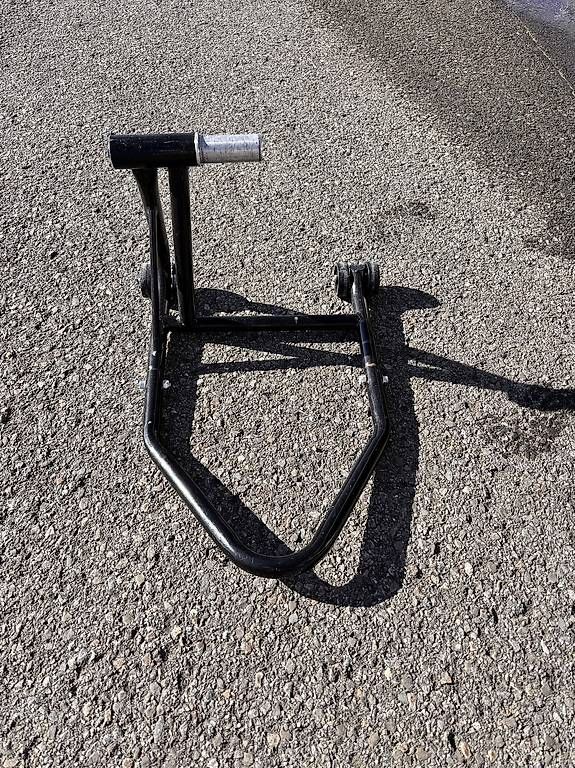 Stander: Motorrad Ständer für Einarmschwinge  – Usato da Einsiedeln venduto da muku67 1