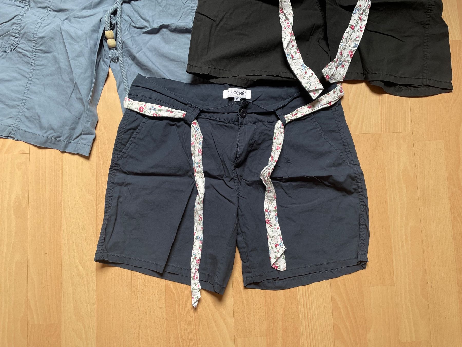 Hosen: Kurze Hosen Gr.M 3x – Gebraucht aus Huttwil von Bolpa 2