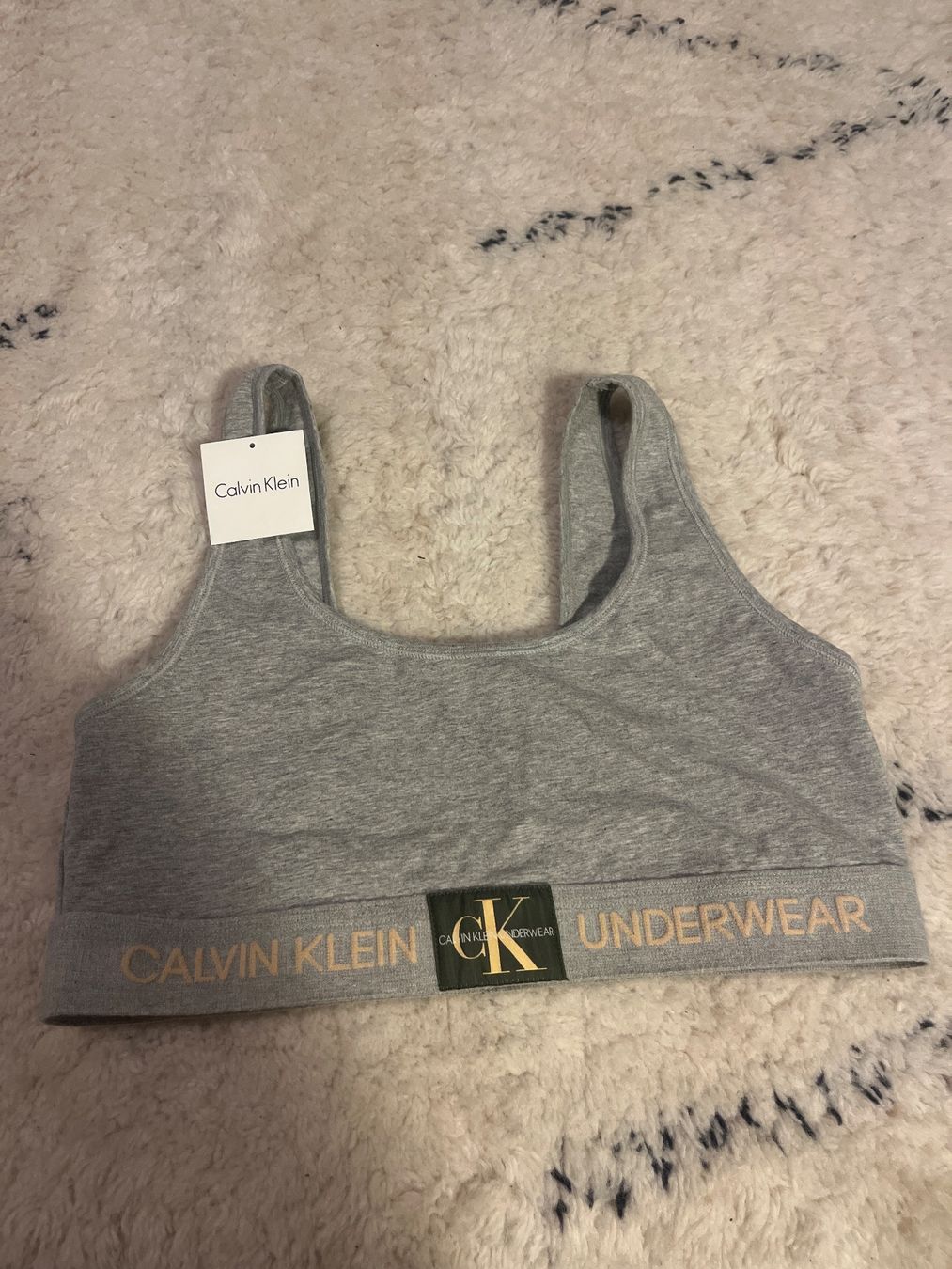 Calvin Klein Altra biancheria intima: Calvin Klein Bralette grau Grösse L Top – Usato da Kerzers venduto da del13