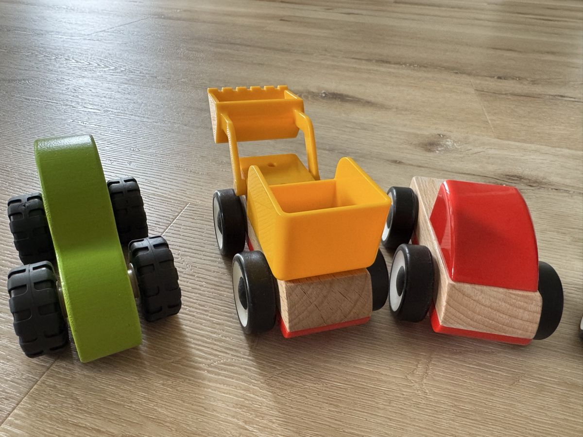 Giocattoli: BABY SPIELZEUG AUTO – Usato da Zollikon venduto da Marsat25 2