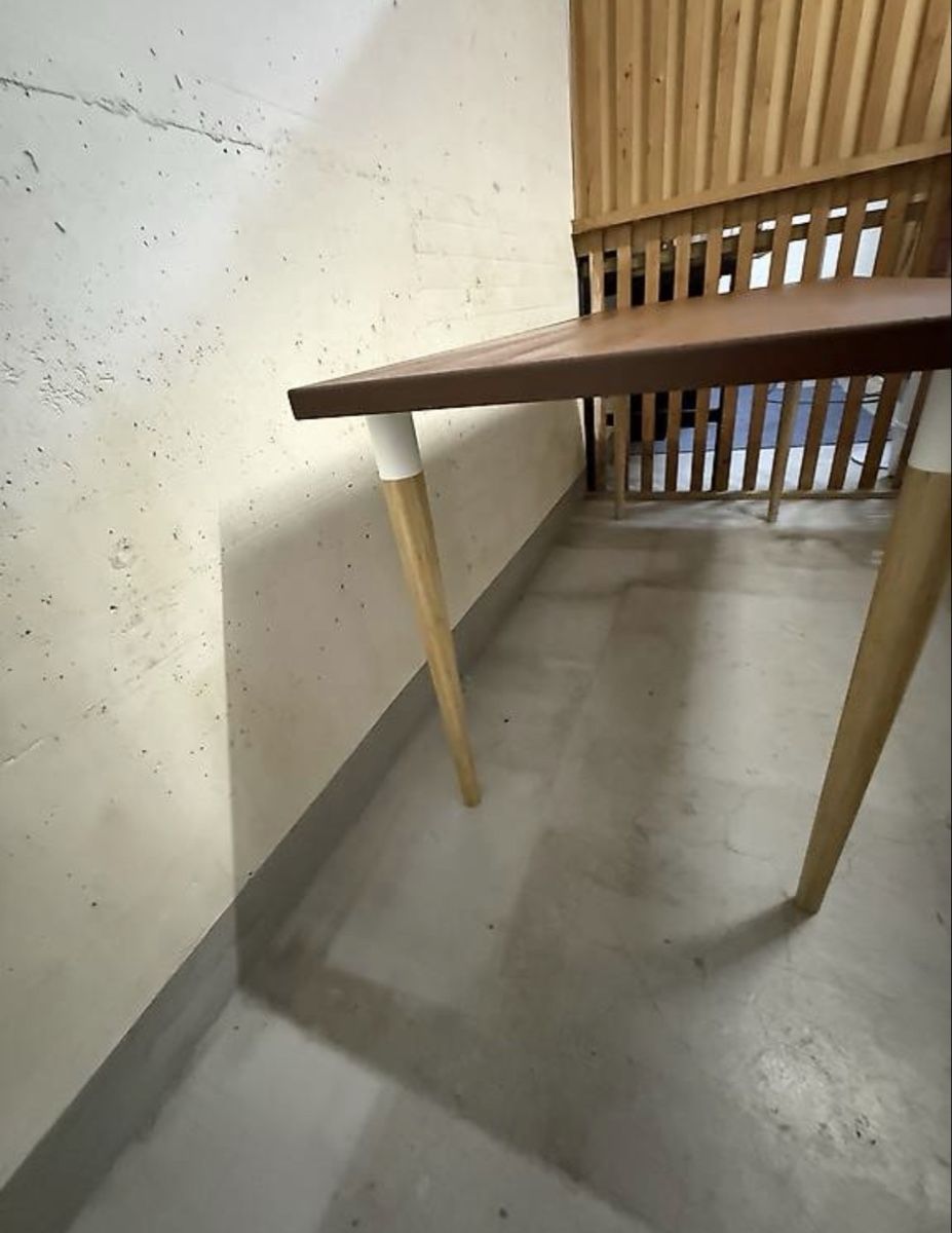 Schreibtische: Schreibtisch – Gebraucht aus Allschwil von ant_wbx5 1