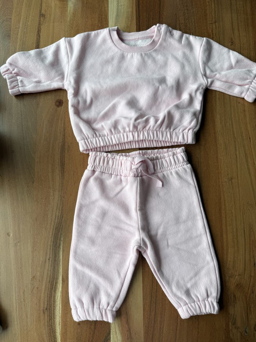 Primark Lotti & Set di vestiti: Baby Jogginganzug Rosa Grösse 62cm – Nuovo e nell'imballaggio originale da Muhen venduto da _arif_