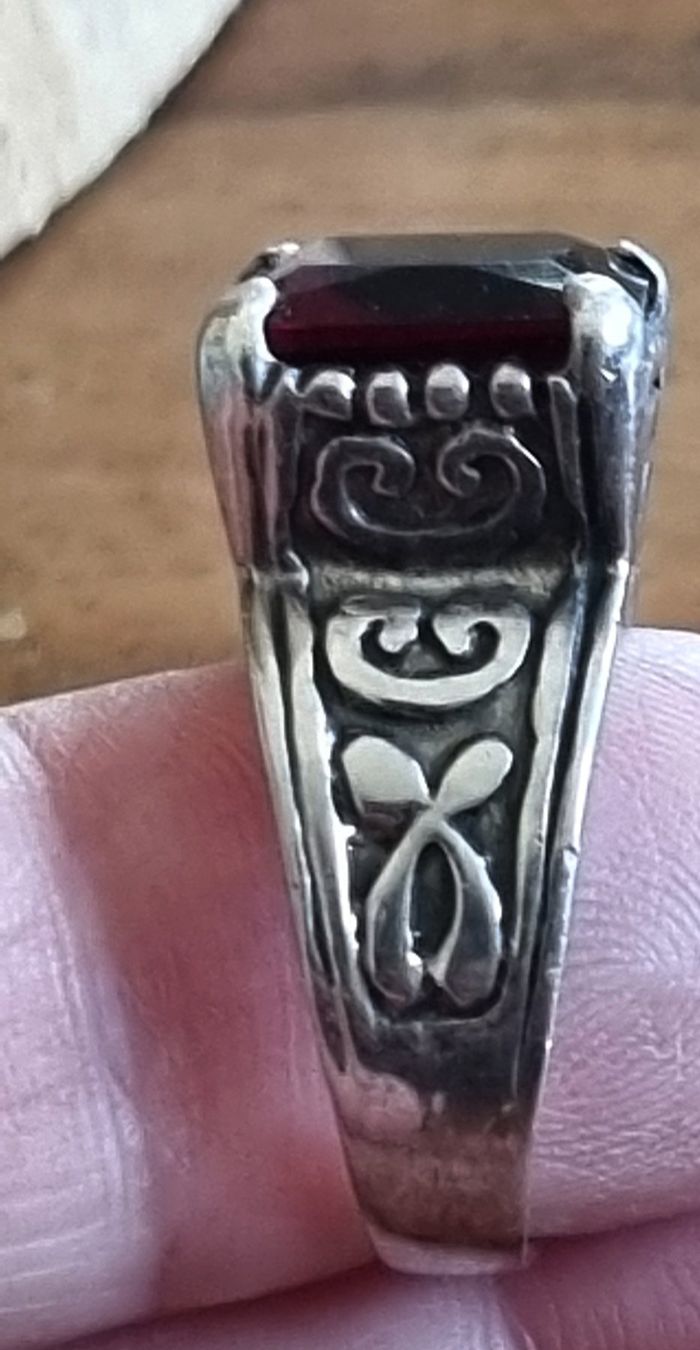Anelli: Schöner Siegel Granat 925 Silber Ring NEU – Nuovo (secondo la descrizione) da Beckenried venduto da lou_two 1