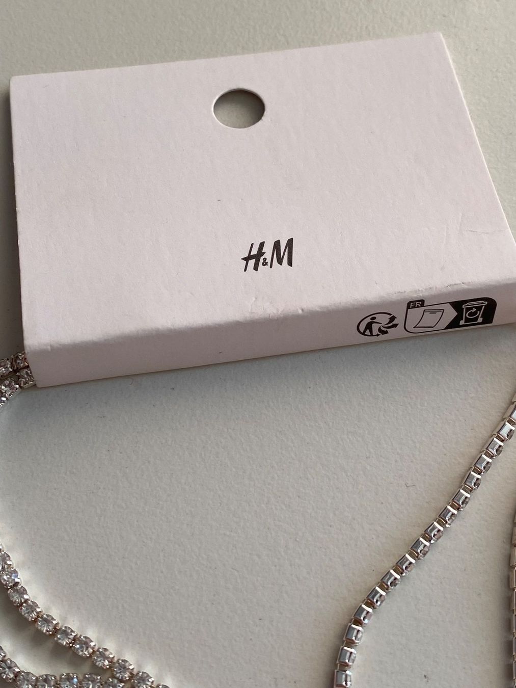 H&M Catenine: Silber, glitzernde Halskette - NEU und elegant! – Nuovo e nell'imballaggio originale da Zürich venduto da DeeJayJay 2
