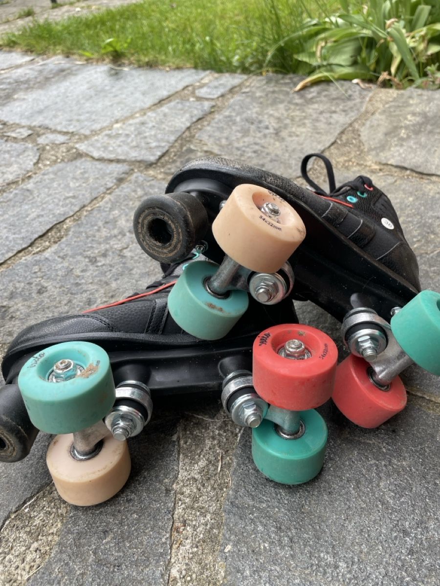 Decathlon Pattini in linea & Pattini a rotelle: Patin à roulettes noir, Taille 36  – Usato da Villars-sur-Glâne venduto da Captainguy 4