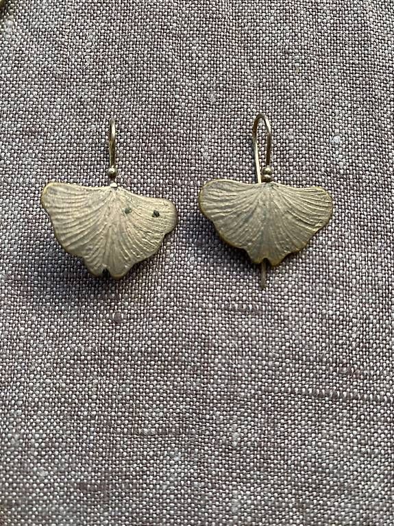 Colliers: Bronzekette mit Ohrhänger in Gingkoform – D'occasion à Dielsdorf par bar_7t27 2