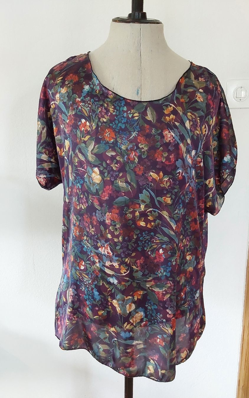 Blusen: Bluse Tunika handgenäht 42 Polyester – Gebraucht aus Köniz von scopello12