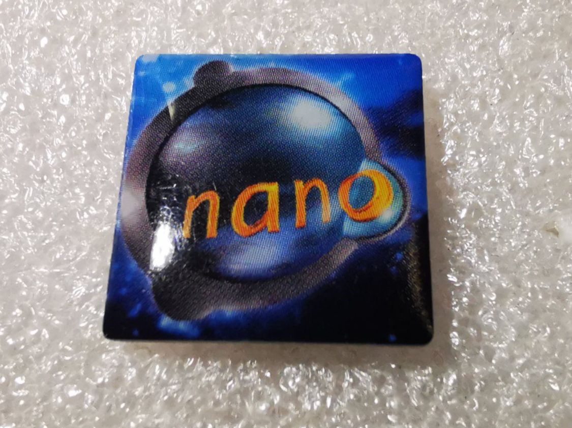 Plaketten & Abzeichen: Ansteckpin 8: Nano – Gebraucht aus Oppligen von Pin-Fall-Shop