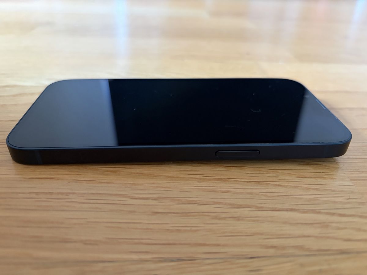Apple Telefoni cellulari / Smartphones: iPhone 14 | Midnight Blue | 128 GB | 84% Batterie – Usato da Regensdorf venduto da WetTowel42 4