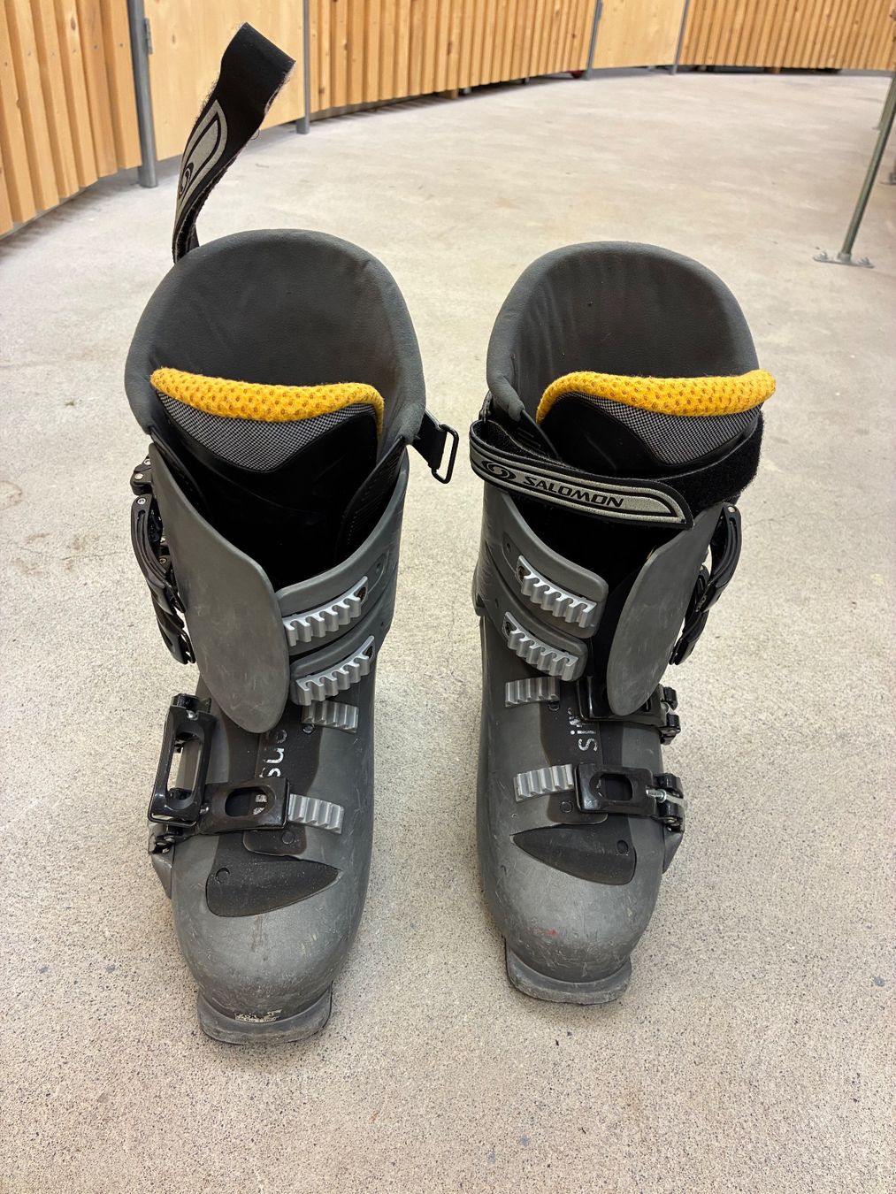 Salomon Scarpe da uomo: Skischuhe Salomon Grösse 44 (Mondo 28.0) – Usato da Zürich venduto da leGrenat