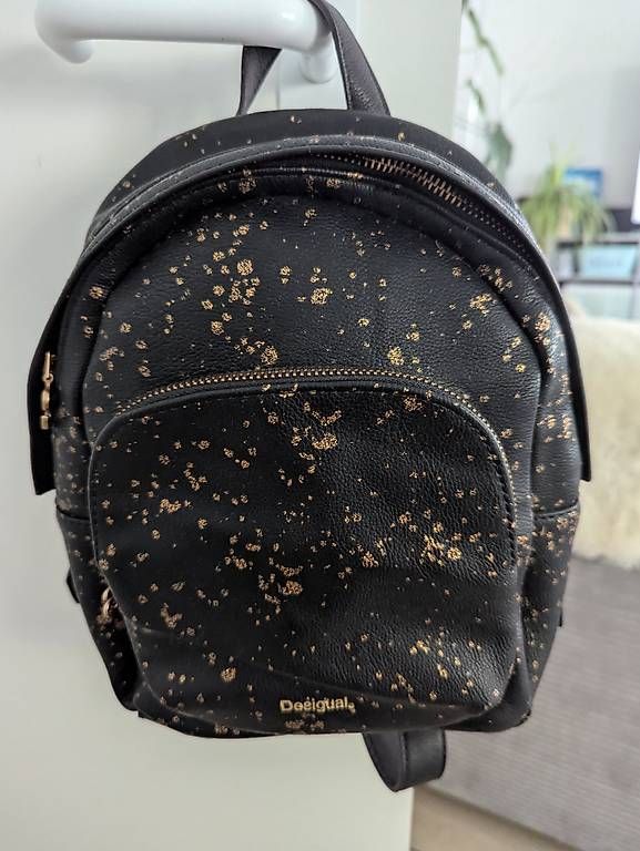 Desigual Zaini: Rucksack Desigual, wie neu! – Nuovo (secondo la descrizione) da Chur venduto da Ronja777 1