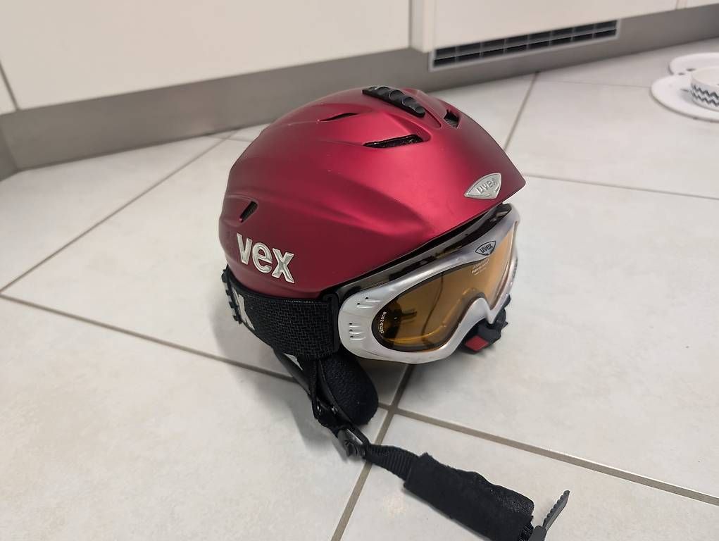 Uvex Caschi: Uvex casque ski avec lunettes 55-59 – Usato da Sonceboz-Sombeval venduto da michael.l 4