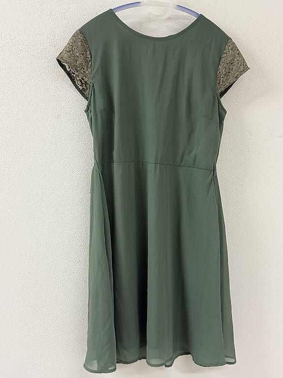 Vestiti: Grünes Kleid, Gr L – Usato da Zürich venduto da mel_v8qp