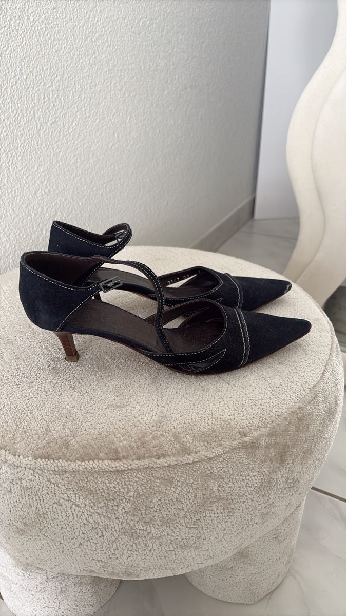 Damenschuhe: Chaussures à talon noir pointues taille 39 – Gebraucht aus Pfäffikon SZ von Laladi8001