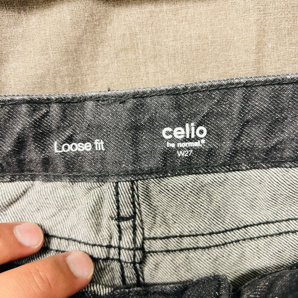 Jeans: Celio Jeans Loose Fit Grey W27 M – Neuf avec emballage d'origine à Fribourg par saw_hyb8 5