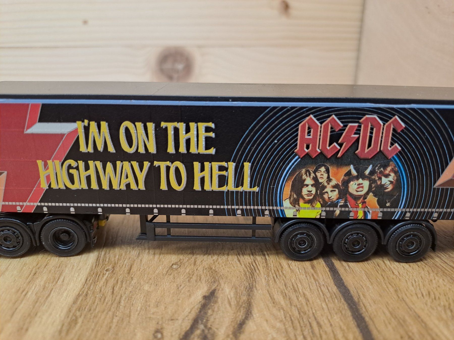 Herpa Modellautos: Scania S SZ AC/DC "Highway to Hell" – Neu (gemäss Beschreibung) aus Reiden von vscp5 4