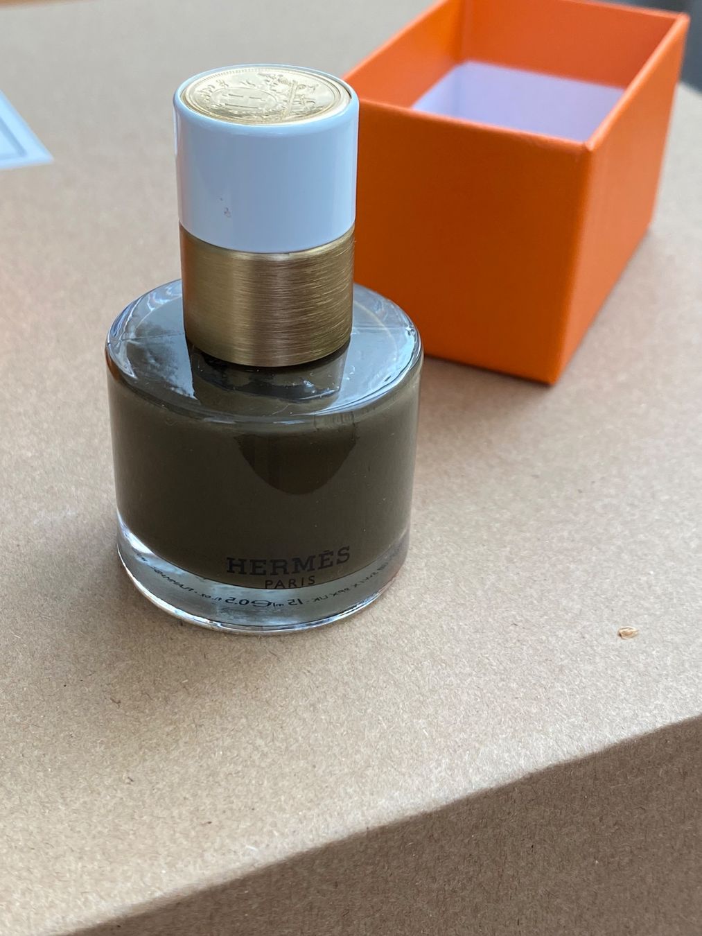 Smalto per unghie: Hermès Nagellack, 83 Vert Bronze – Usato da Zürich venduto da JDB_Vintage