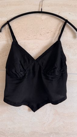 Schwarzes Seidentop mit Spitze, „Subdued“ Gr.S neu!