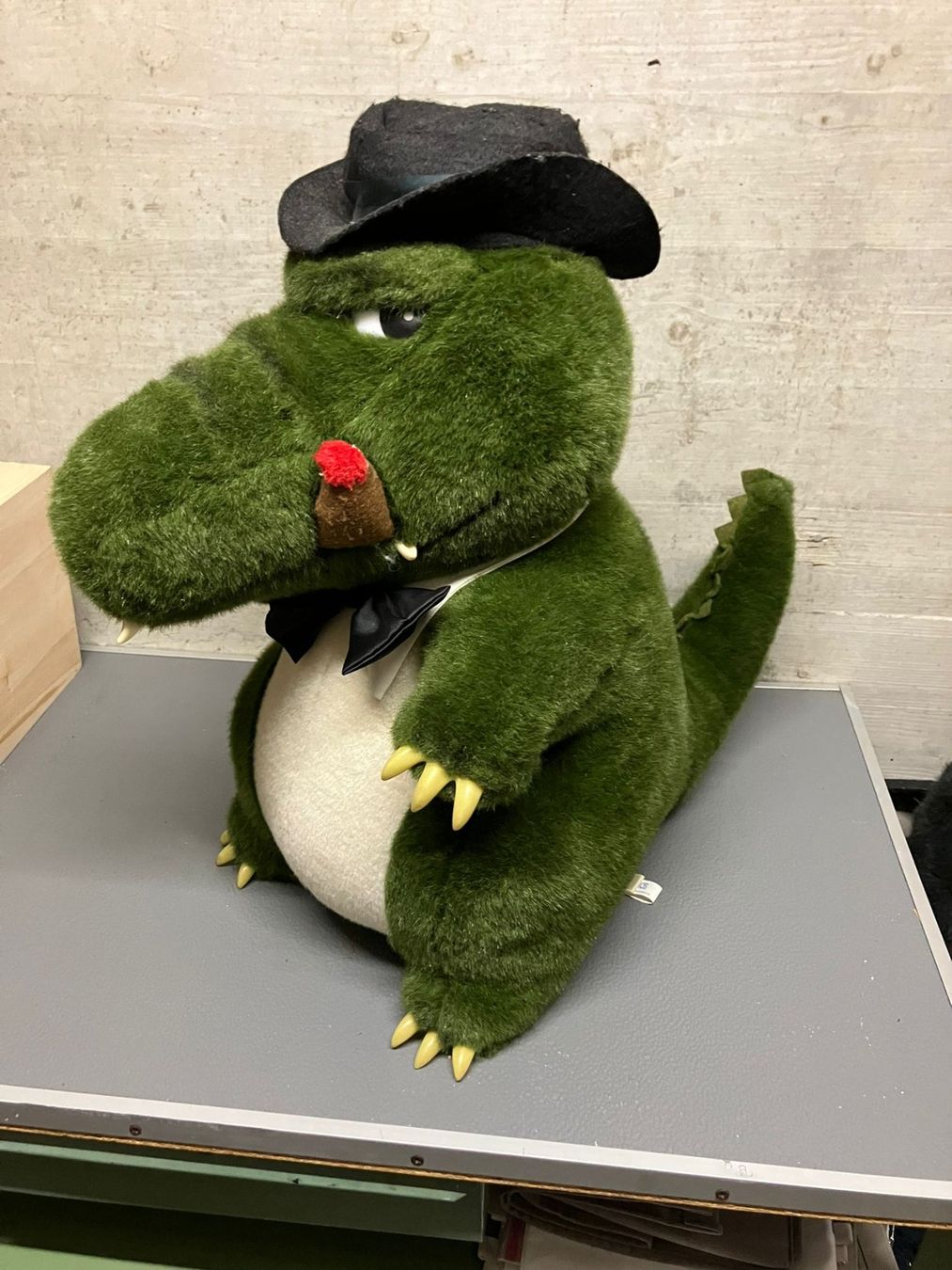 Giocattoli: Grande peluche coccodrillo gangster – Usato da Melano venduto da H-Sara
