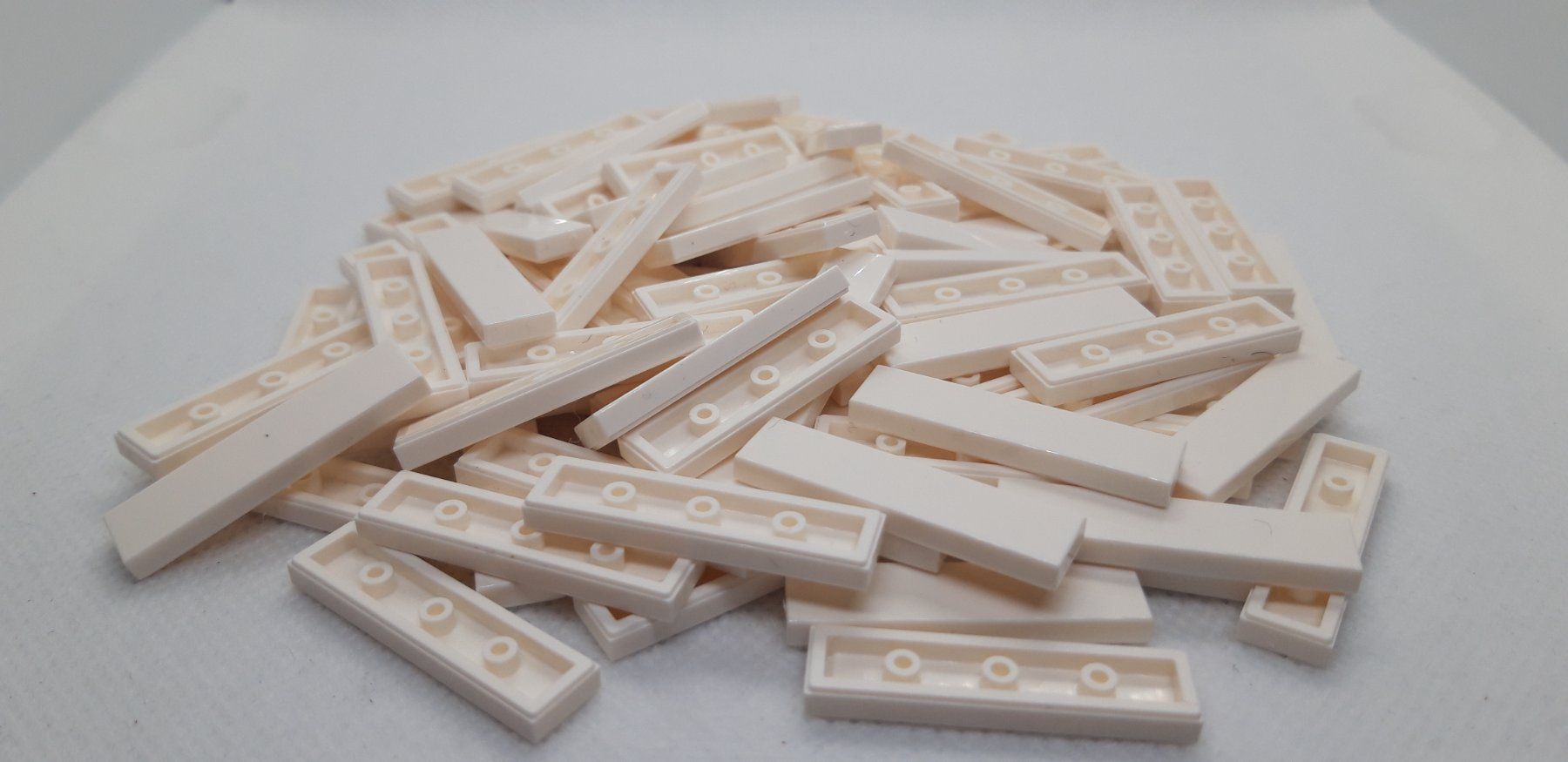 Lego Giocattoli: Lego 100 Stk. Flat Tile 1x4 weiss – Nuovo (secondo la descrizione) da Inwil venduto da Dokyiioto