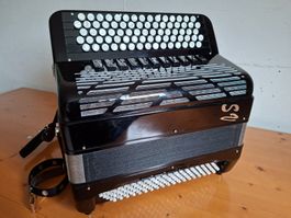chromat. Knopfgriff-Akkordeon, C-Griff, 4-chörig, 120 Bässe