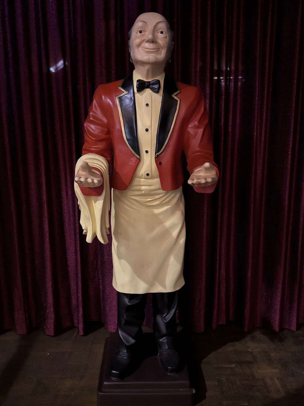 Figuren: Grosse Kellner Werbefigur lebensgross – Gebraucht aus Winterthur von sportdisco2 7