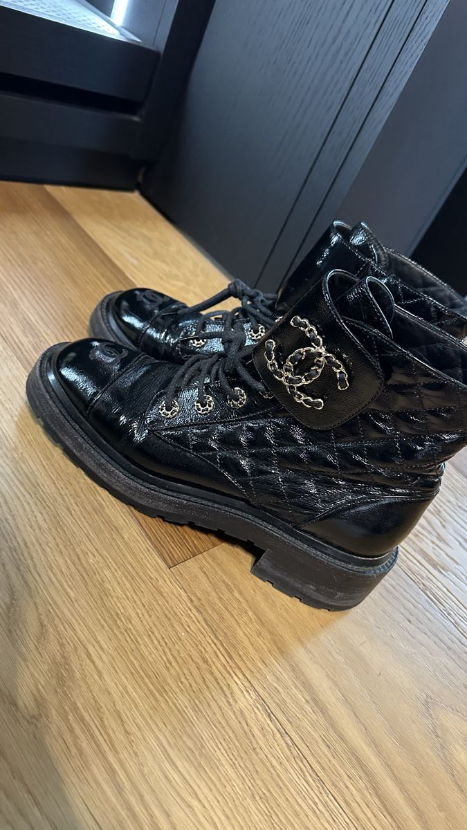 Chanel Scarpe da donna: Chanel boots – Nuovo (secondo la descrizione) da Paradiso venduto da Under_sun 2