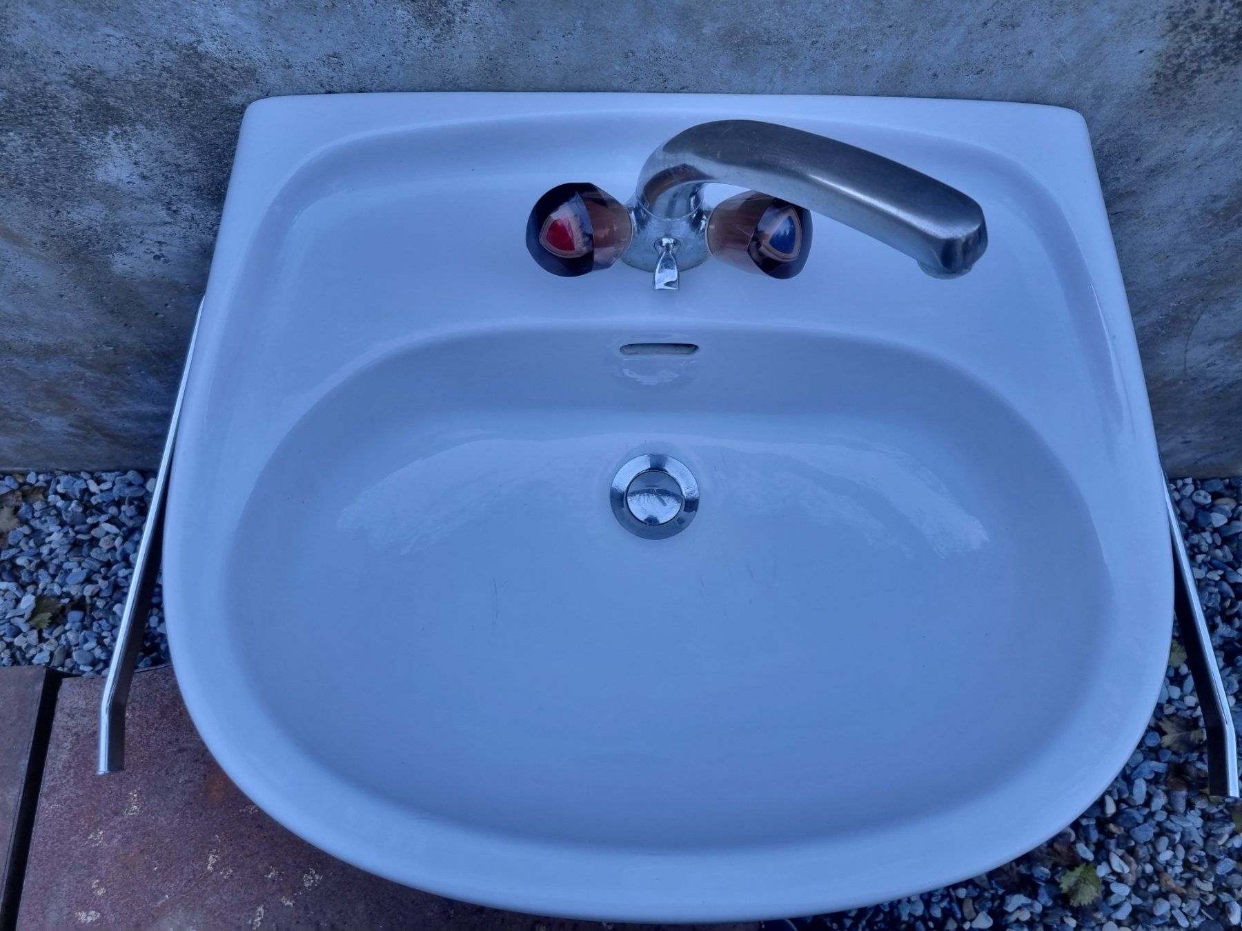 Laufen Spülbecken & Waschbecken: alter Laufen Waschtisch mit Armatur – Gebraucht aus Fürstenaubruck von PizBeverin2018 4