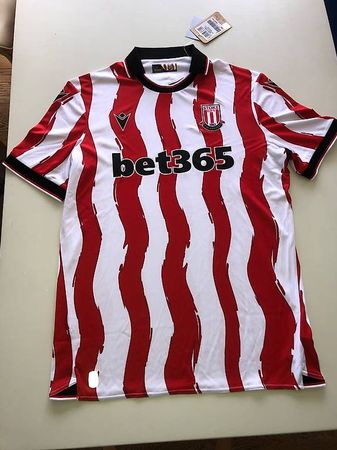 Stoke City Fussballtrikot Macron Home 25/26 Gr.L Neu