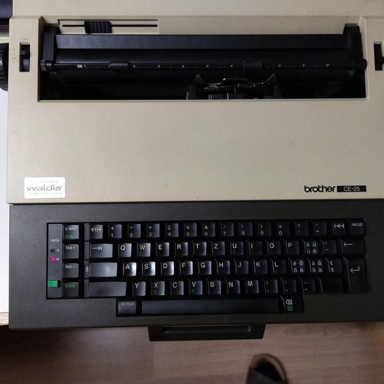 Brother CE 25 Farbband Original - Ersatzband Für Schreibmaschinen C-Film 154-C