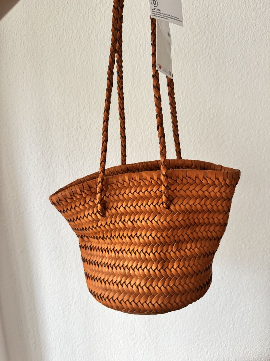 Zara Borse da donna: Leather woven leather bucket bag – Nuovo (secondo la descrizione) da Zürich venduto da amm_nk5z
